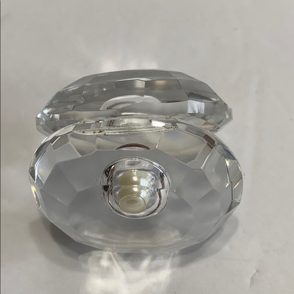 Pearl In A Clamshell - Picture 4 of 5